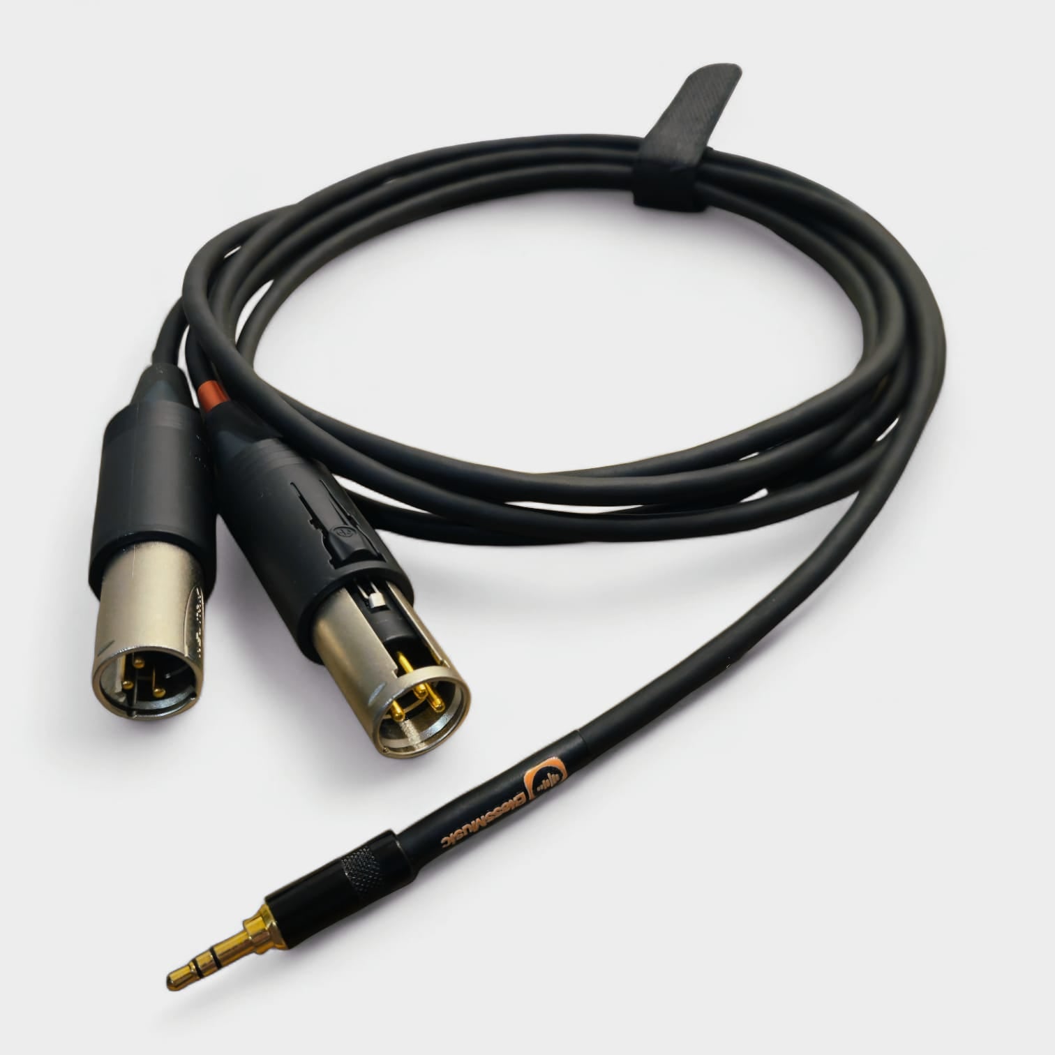 Cable Y 3,5 mm estéreo a 2 XLR mono 3 mts – Con Neutrik ConvertCon configurable